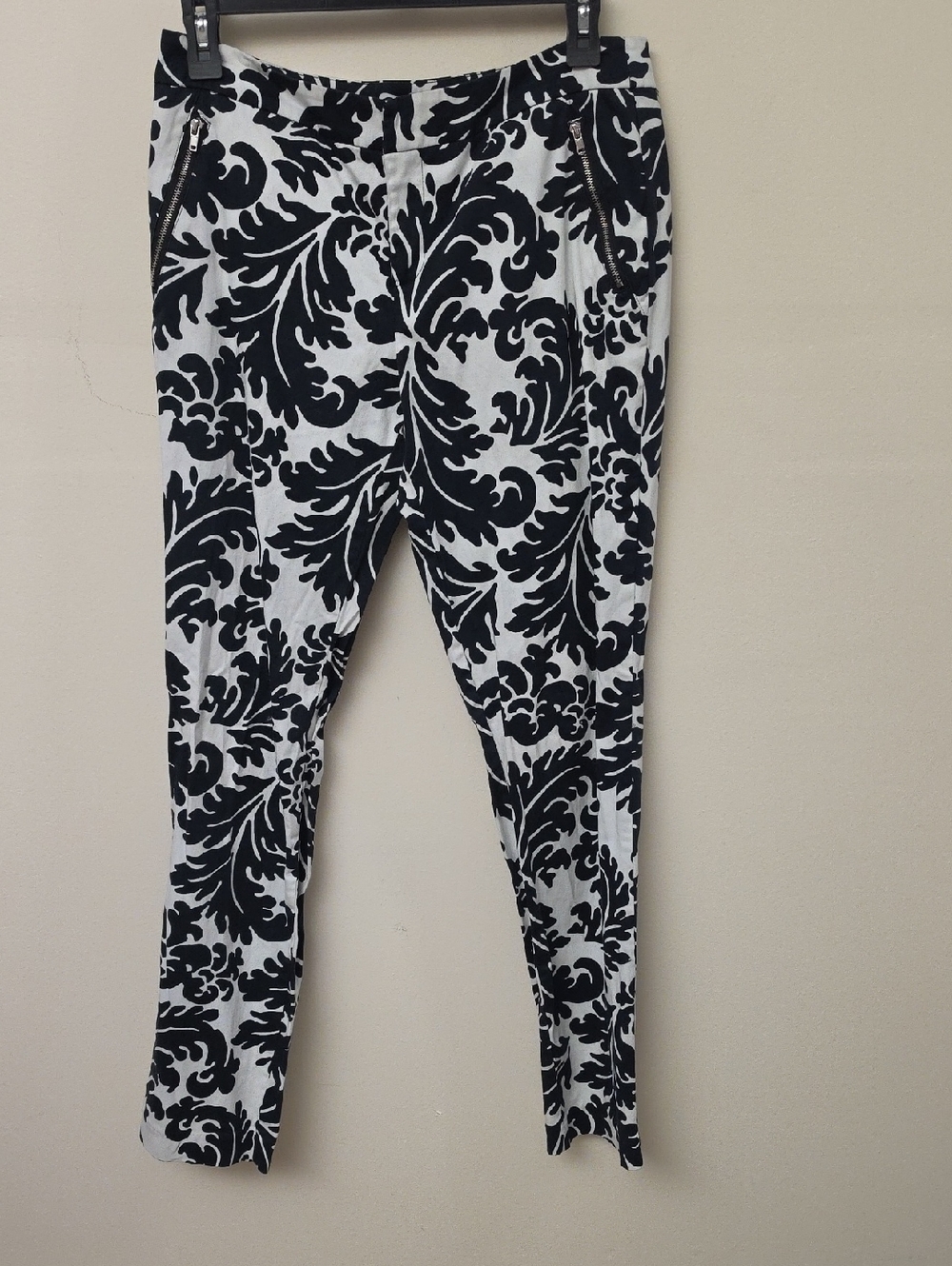 Beige by eci Black and White Floral Damask Print Pants Zipper Pockets SZ 4